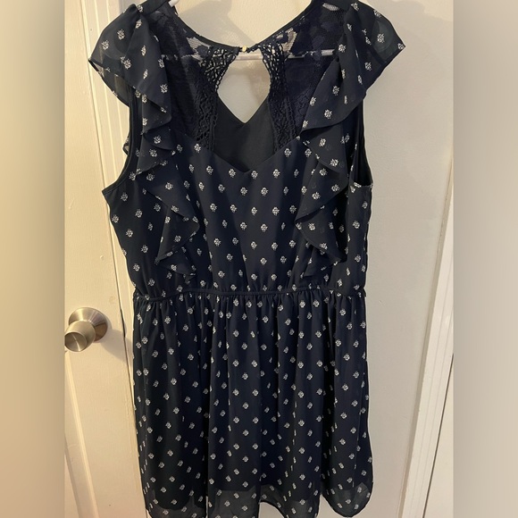 Navy dress with detailed sleeves and back - Picture 3 of 3